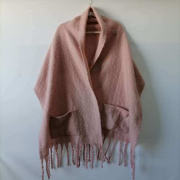 Steve Madden Accessories - Steve Madden Womens Crepe Pink With Pocket Fringe Shawl Wrap One Size